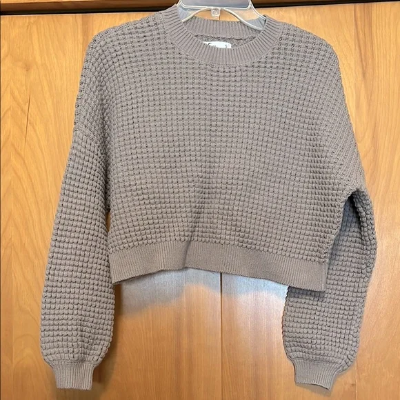 Hollister Easy Waffle Cropped Taupe Brown Knit Sweater Size Small - Picture 1 of 6
